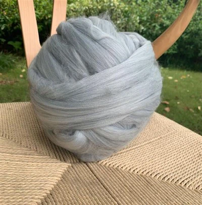 Benang bulu merino gergasi